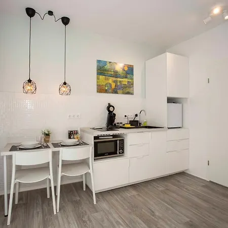 Zentral Gelegene, Helle Studio Apartments Nuremberg Exterior photo